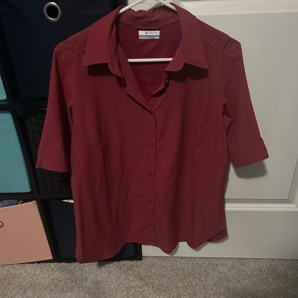 Columbia burgundy 3/4 Sleeve Button Down Shirt with Notched Collar